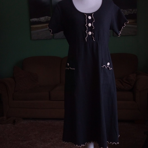 Laura Hlavac Dress - Picture 2 of 8